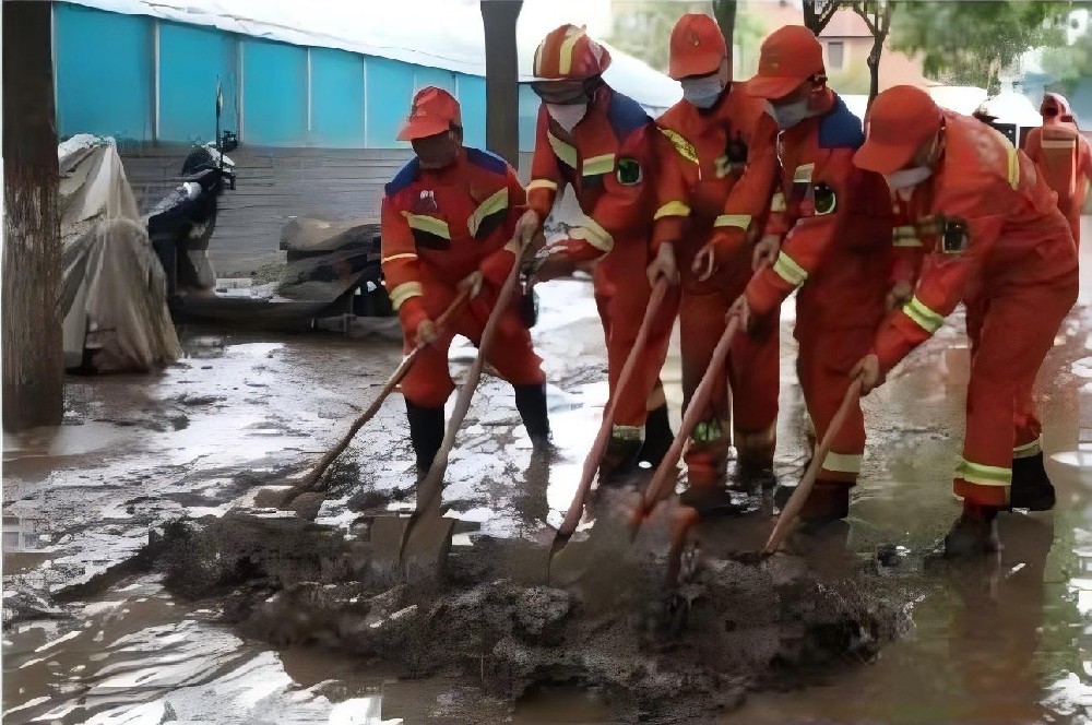 專(zhuān)業(yè)清淤公司工廠拆遷河道沉淀池水庫(kù)排污市政管道清淤團(tuán)隊(duì)
